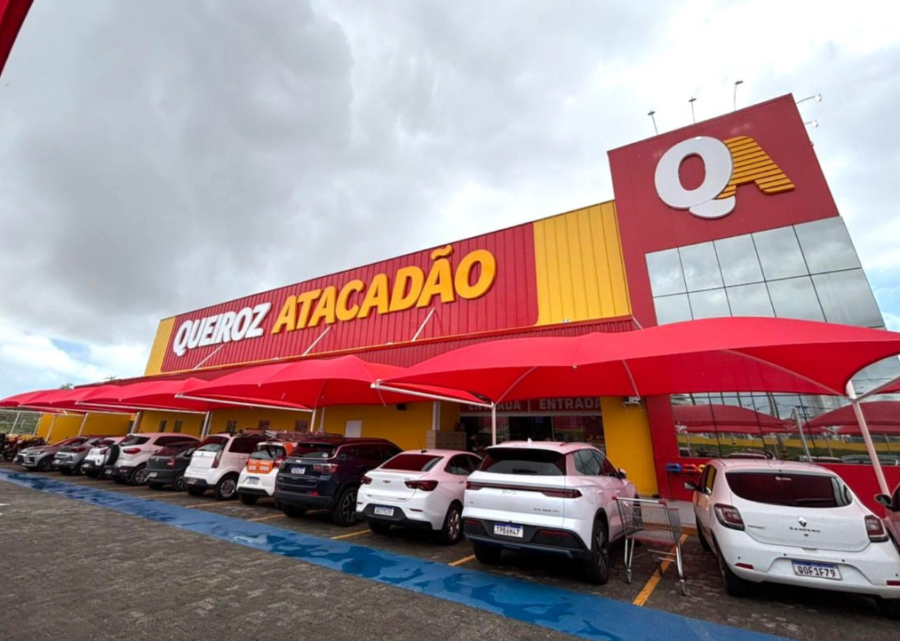 Volta às aulas solidária arrecada material escolar