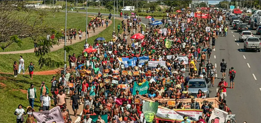 Indígenas pressionam por demarcação